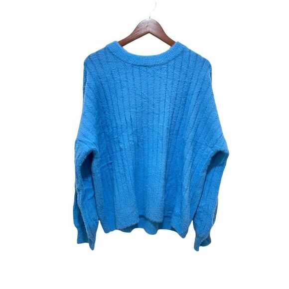 Junior’s SO Ultra Soft Crewneck Light Blue Cozy Core Winter Essentials Size L - Picture 1 of 8